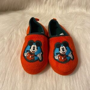 Disney Mickey Mouse Slippers Youth Size‎ 9/10 Slip On Red Shoes